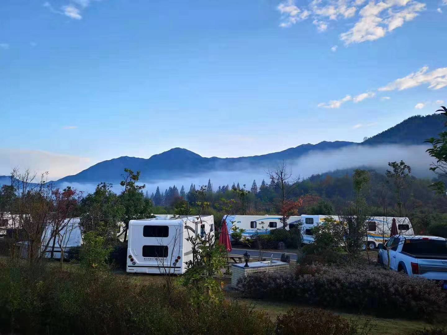 安徽| 黄山 去露营|邂逅森系房车!宿黄山脚下私密独栋房车 门票