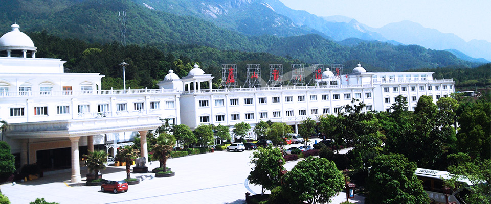 点击领取 庐山龙湾温泉度假村温泉门票1张 $8原价:188 点击预订库存