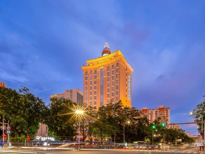 集聚住宿、会议、餐饮、娱乐于一体，舒适住宿体验