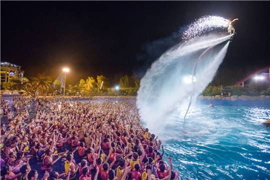 芜湖方特水上乐园夜场图片