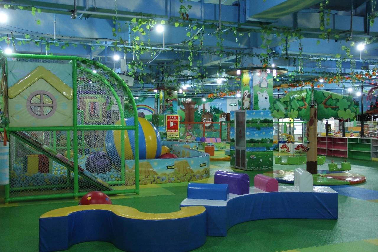 云南昆明莱纳矮人奇幻城堡