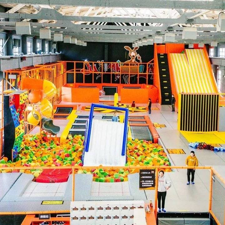 云南昆明跃客max蹦床公园