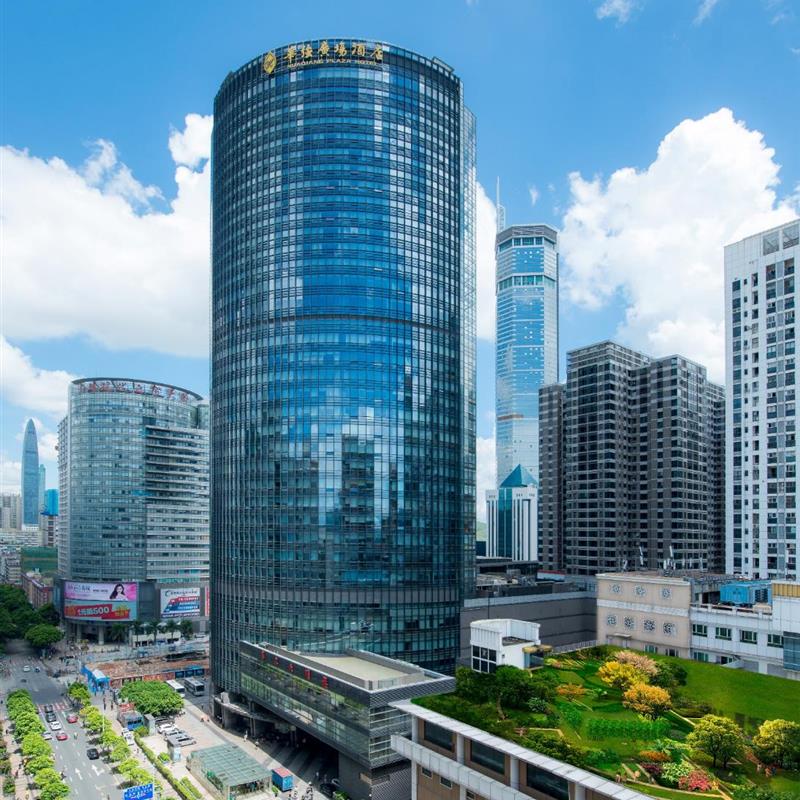 华强广场酒店东临荔枝公园,西面深圳中心公园,坐拥绿色环境;紧邻地铁